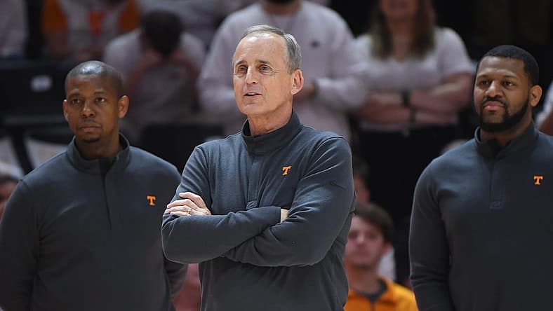 Tennessee head coach Rick Barnes listens as Tennessee forward John Fulkerson (10) speaks to the crowd during his senior day presentation before the final regular season game between Tennessee and Arkansas at Thompson-Boling Arena in Knoxville, Tenn., Saturday, March 5, 2022.
Utark0305 0207