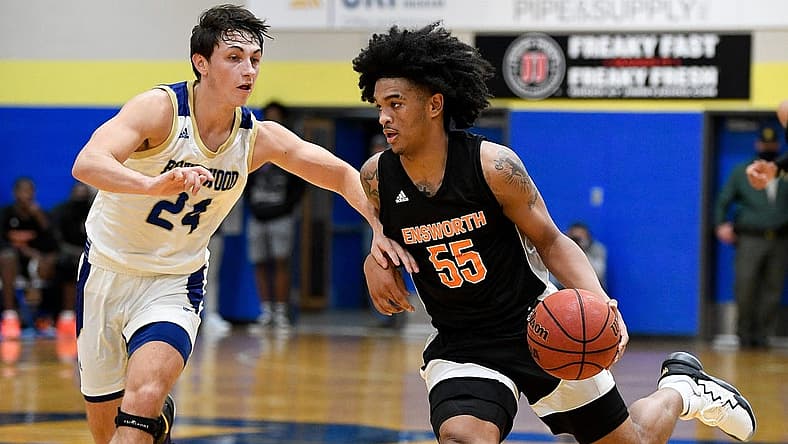 (File Photo) Illinois freshman Skyy Clark (55) could hold the key to Illinois' fortunes this season.