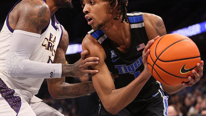 Memphis guard Emoni Bates looks to drive against East Carolina forward Vance Jackson at FedExForum in Memphis on Jan. 27, 2022.
Syndication The Commercial Appeal