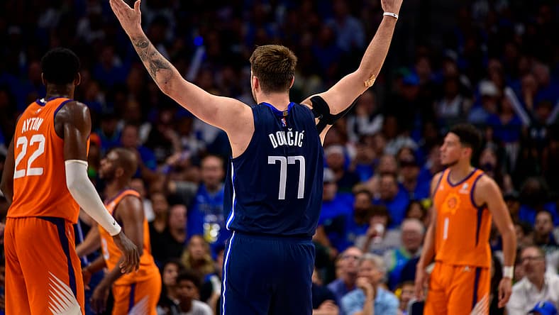 NBA: Phoenix Suns at Dallas Mavericks