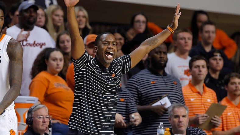 Oklahoma State coach Mike Boynton shouts during a men's college basketball game between the Oklahoma State Cowboys (OSU) and UT Arlington at Gallagher-Iba Arena in Stillwater, Okla., Monday, Nov. 7, 2022.

Osu Men S Basketball