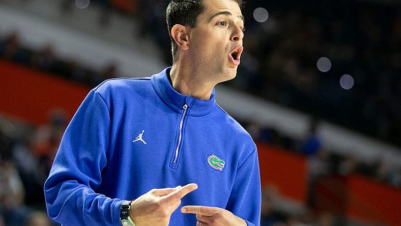Florida Gators head coach Todd Golden coaches during the second half as Florida takes on Stoney Brook during an NCAA college basketball game at Steven C. O'Connell Center Monday, Nov. 7, 2022, in Gainesville, Fla. Florida won 81-45.(Alan Youngblood/Gainesville Sun)
Flgai Mbb Gators Vs Stoneybrook 01072803