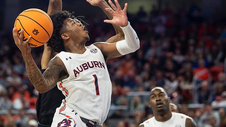 Auburn Tigers guard Wendell Green Jr. (1) goes up for a layup as Auburn Tigers take on Winthrop Eagles at Neville Arena in Auburn, Ala., on Tuesday, Nov. 15, 2022. Auburn Tigers leads Winthrop Eagles 39-26 at halftime.