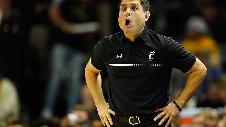 Cincinnati Bearcats head coach Wes Miller instruct the team in the first half during a college basketball game against the Northern Kentucky Norse, Wednesday, Nov. 16, 2022, at Truist Arena in Highland Heights, Ky.
Cincinnati Bearcats At Northern Kentucky Norse Nov 16 0077