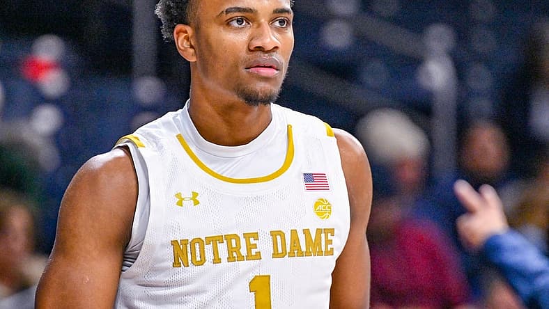 Nov 16, 2022; South Bend, Indiana, USA; Notre Dame Fighting Irish guard JJ Starling (1) warms up before the game against the Southern Indiana Screaming Eagles at the Purcell Pavilion. Mandatory Credit: Matt Cashore-USA TODAY Sports