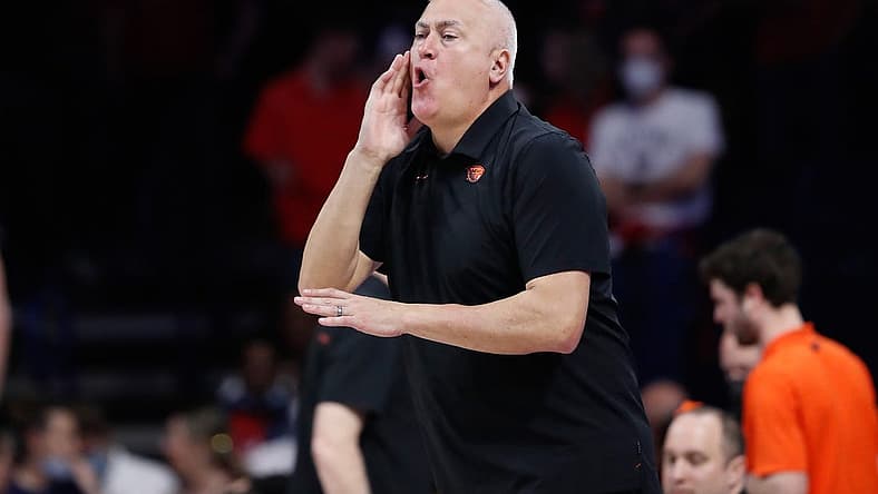 Feb 17, 2022; Tucson, Arizona, USA; Oregon State Beavers head coach Wayne Tinkle calls a play during the second half against the Arizona Wildcats at McKale Center. The Wildcats beat the Beavers 83-69. Mandatory Credit: Chris Coduto-USA TODAY Sports