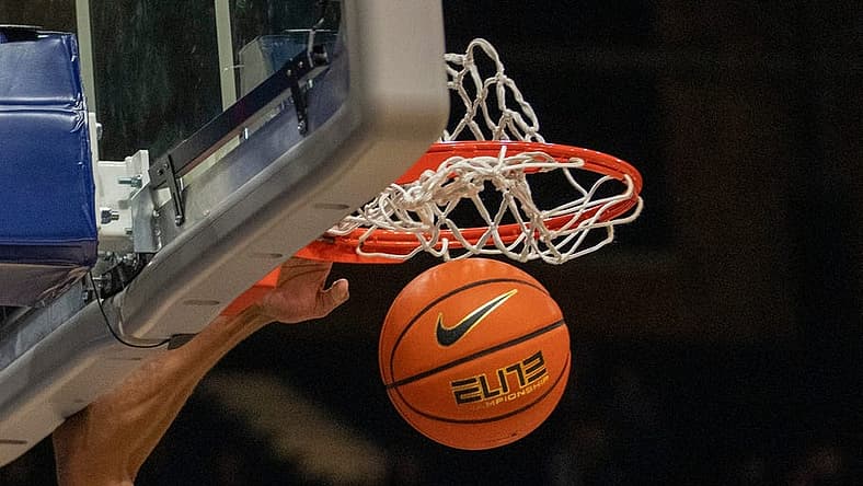 Kansas State Wildcats forward David N'Guessan (3) dunks at Hinkle Fieldhouse, Wednesday, Nov. 30, 2022, during Butler s 76-64 win over Kansas State.
