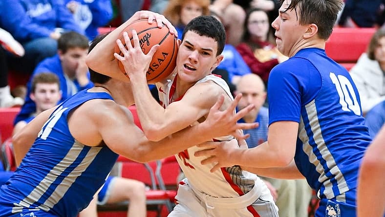 Norwayne's Parker Metsker breaks through the Northwestern defense.
