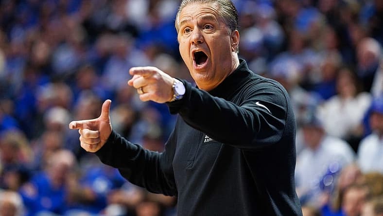 Dec 10, 2022; Lexington, Kentucky, USA; Kentucky Wildcats head coach John Calipari talks with his players during the second half against the Yale Bulldogs at Rupp Arena at Central Bank Center. Mandatory Credit: Jordan Prather-USA TODAY Sports