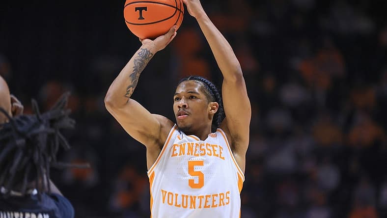 Dec 21, 2022; Knoxville, Tennessee, USA; Tennessee Volunteers guard Zakai Zeigler (5) shoots the ball against the Austin Peay Governors at Thompson-Boling Arena. Mandatory Credit: Randy Sartin-USA TODAY Sports