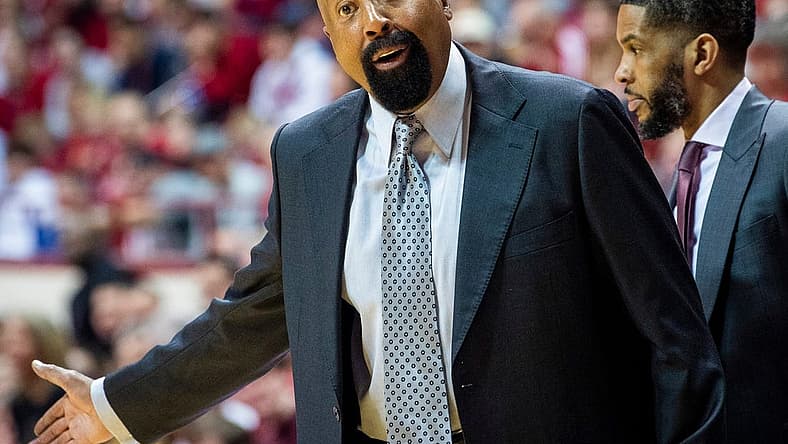 Indiana Head Coach Mike Woodson questons a call during the second half of the Indiana versus Northwestern men's basketball game at Simon Skjodt Assembly Hall on Sunday, Jan. 8, 2023.
Iu Nw Bb 2h Woodson 2