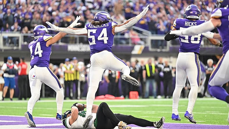 Dec 4, 2022; Minneapolis, Minnesota, USA; Minnesota Vikings safety Camryn Bynum (24) and linebacker Eric Kendricks (54) and linebacker Jordan Hicks (58) react after New York Jets wide receiver Braxton Berrios (10) drops a touchdown pass late during the fourth quarter at U.S. Bank Stadium. Mandatory Credit: Jeffrey Becker-USA TODAY Sports