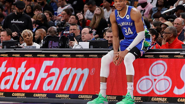 milwaukee bucks' giannis antetokounmpo injury update