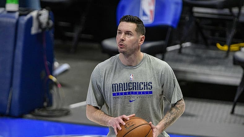 Apr 12, 2021; Dallas, Texas, USA; Dallas Mavericks guard JJ Redick (17) warms up before the game against the Philadelphia 76ers at the American Airlines Center. Mandatory Credit: Jerome Miron-USA TODAY Sports
