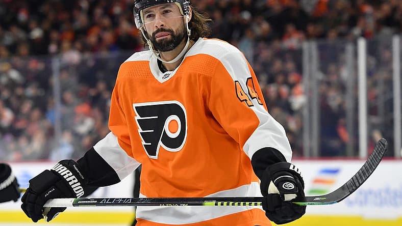 Nov 10, 2021; Philadelphia, Pennsylvania, USA; Philadelphia Flyers center Nate Thompson (44) against the Toronto Maple Leafs at Wells Fargo Center. Mandatory Credit: Eric Hartline-USA TODAY Sports