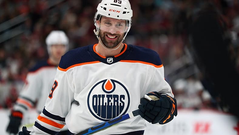 Nov 24, 2019; Glendale, AZ, USA; Edmonton Oilers center Sam Gagner (89) against the Arizona Coyotes at Gila River Arena. Mandatory Credit: Mark J. Rebilas-USA TODAY Sports