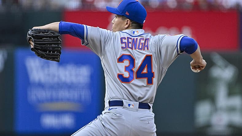 Aug 19, 2023; St. Louis, Missouri, USA; New York Mets starting pitcher Kodai Senga (34) pitches against the St. Louis Cardinals during the first inning at Busch Stadium. Mandatory Credit: Jeff Curry-USA TODAY Sports