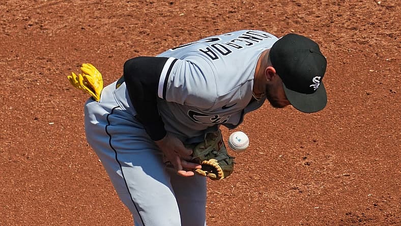 Sep 4, 2023; Kansas City, Missouri, USA; Chicago White Sox third baseman Yoan Moncada (10) bobbles a ground ball during the second inning against the Kansas City Royals at Kauffman Stadium. Mandatory Credit: Jay Biggerstaff-USA TODAY Sports