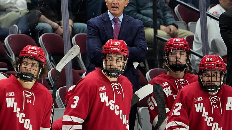 Oct 7, 2022; Columbus, Ohio, USA; Wisconsin Badgers head coach Tony Granato yells from the bench during the NCAA men's hockey game at the Schottenstein Center. Mandatory Credit: Adam Cairns-The Columbus Dispatch
Ncaa Hockey Wisconsin Vs Ohio State