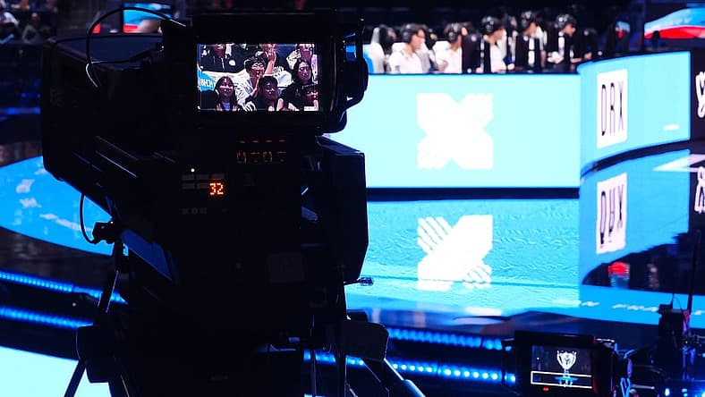 Nov 5, 2022; San Francisco, California, USA; A camera follow fans with DRX in the background during the League of Legends World Championships against T1 at Chase Center. Mandatory Credit: Kelley L Cox-USA TODAY Sports