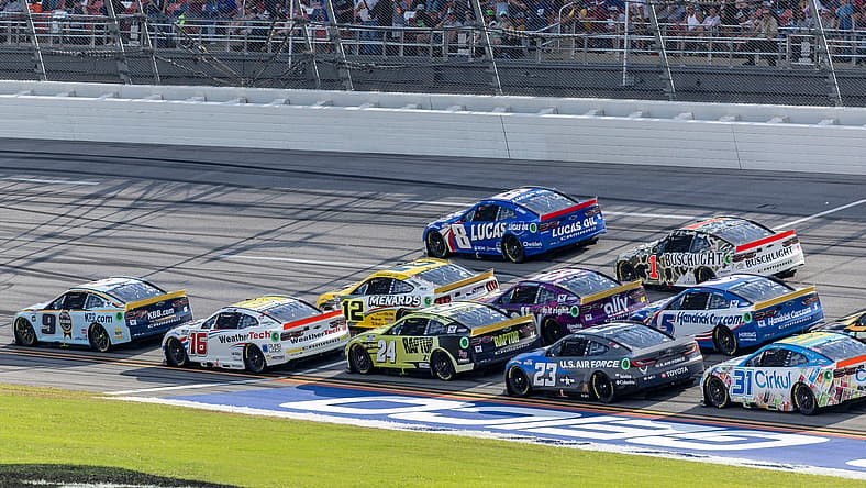 NASCAR: YellaWood 500