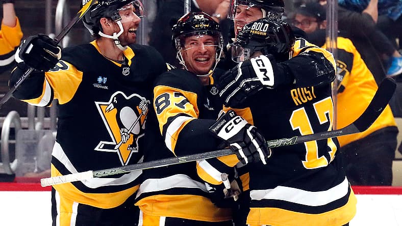 NHL: Buffalo Sabres at Pittsburgh Penguins