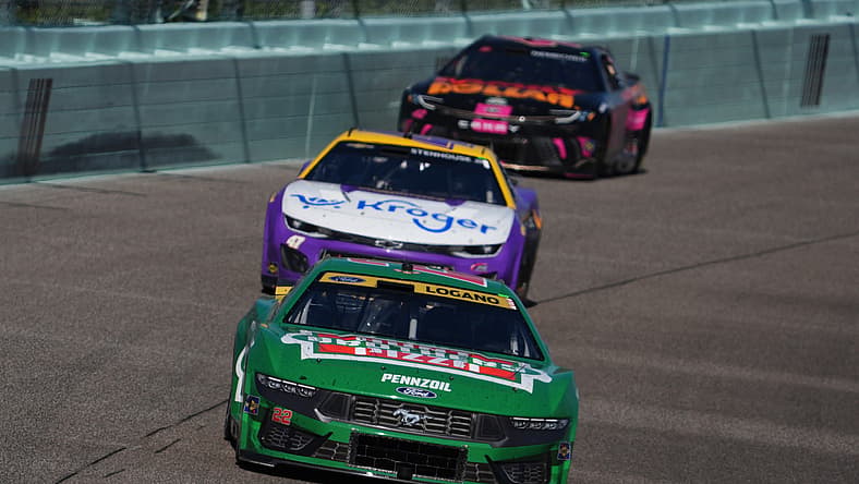 NASCAR: Straight Talk Wireless 400