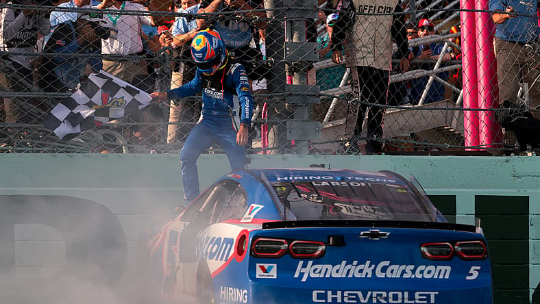 NASCAR: Straight Talk Wireless 400