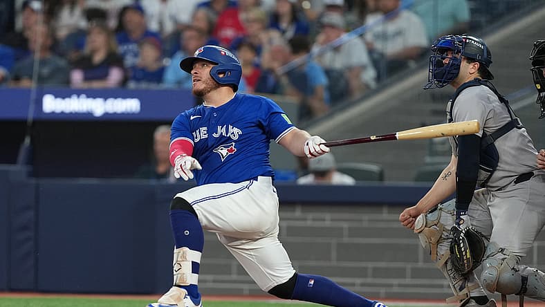MLB: Playoffs-Alejandro Kirk hits HR for Toronto Blue Jays