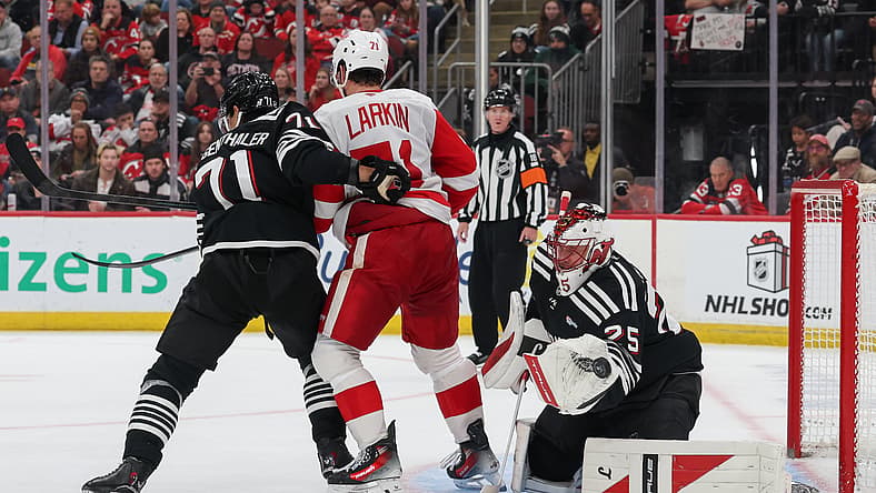 NHL: Detroit Red Wings at New Jersey Devils