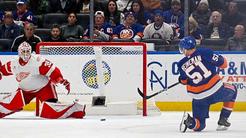 NHL: Detroit Red Wings at New York Islanders, emil heineman, former Montreal canadiens player