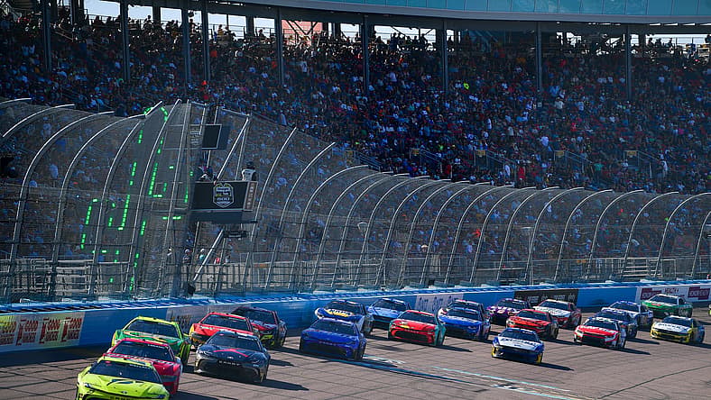 NASCAR: Straight Talk Wireless 500