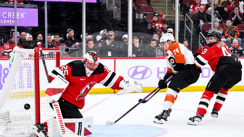 NHL: Philadelphia Flyers at New Jersey Devils
