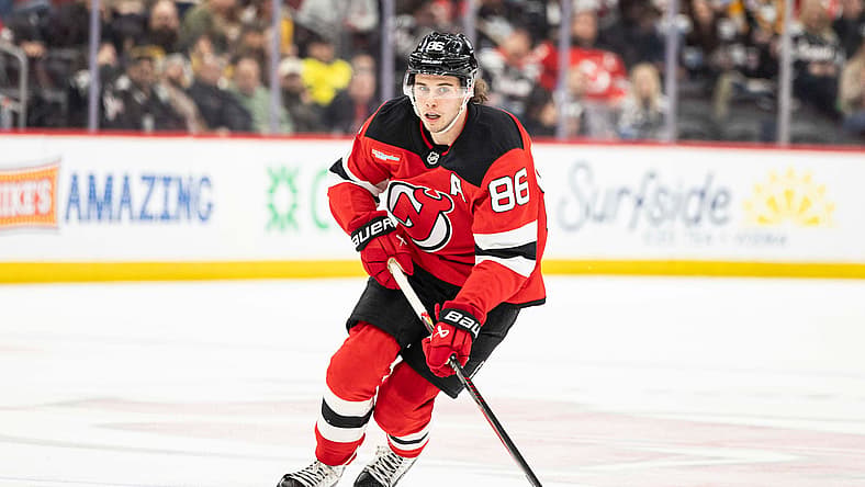 NHL: Pittsburgh Penguins at New Jersey Devils