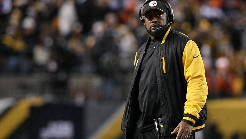 Dec 20, 2015; Pittsburgh, PA, USA; Pittsburgh Steelers head coach Mike Tomlin on the sidelines against the Denver Broncos during the first half at Heinz Field. Mandatory Credit: Jason Bridge-USA TODAY Sports