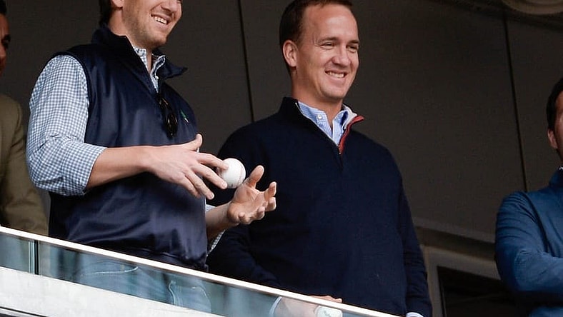 Eli Manning, Peyton Manning, NFT artwork