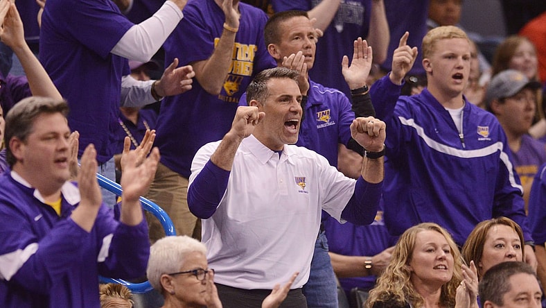 Kurt Warner during NCAA Tournament Game