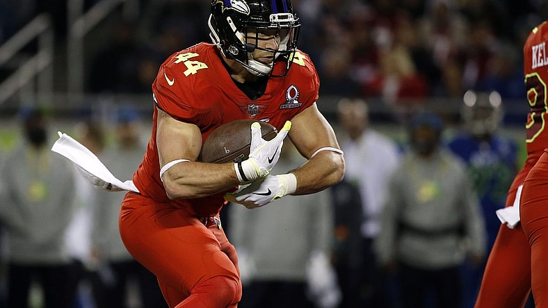 Caption: Jan 29, 2017; Orlando, FL, USA; AFC fullback Kyle Juszczyk of the Baltimore Ravens (44) runs with the ball during the second half at Citrus Bowl.AFC defeated the NFC 20-13. Mandatory Credit: Kim Klement-USA TODAY Sports Created: