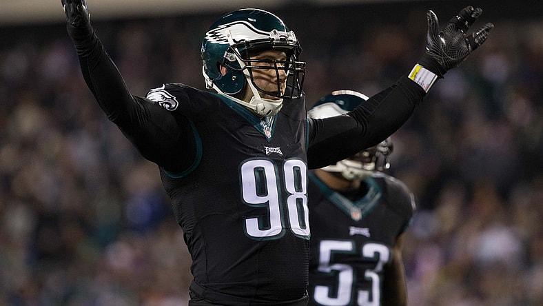 Dec 22, 2016; Philadelphia, PA, USA; Philadelphia Eagles defensive end Connor Barwin (98) against the New York Giants during the first half at Lincoln Financial Field. Mandatory Credit: Bill Streicher-USA TODAY Sports