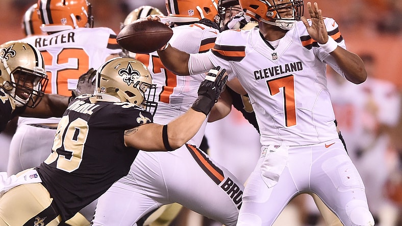 Browns QB DeShone Kizer impresses in NFL debut.