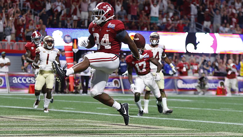 Alabama running back Damien Harris scores a touchdown against FSU in college football Week 1