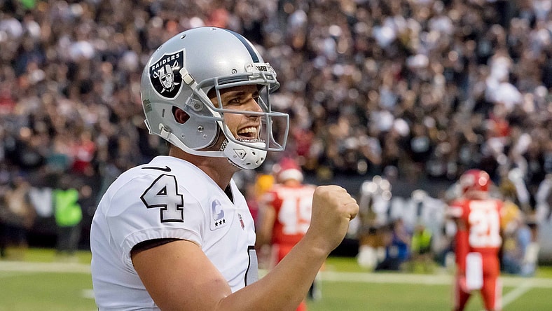 Raiders QB Derek Carr injury