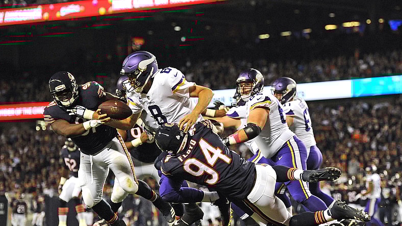 Leonard Floyd sacks Sam Bradford for a safety on Monday Night Football