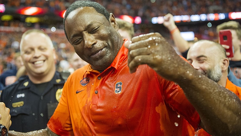 Syracuse head coach Dino Babers