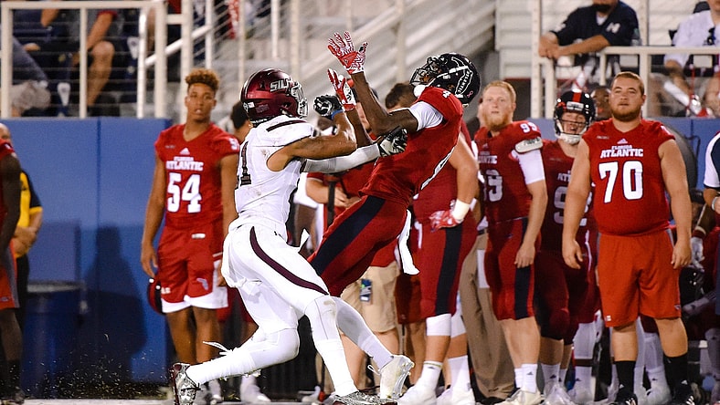FAU receiver Kalib Woods