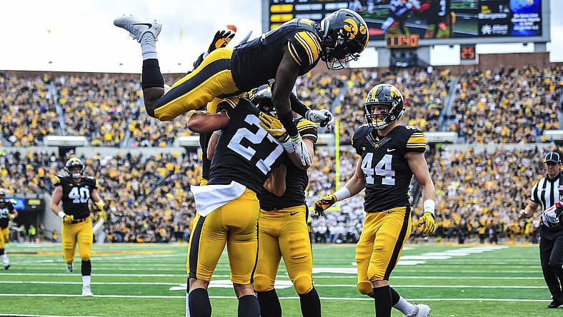 Amani Hooker pick-six on J.T. Barrett