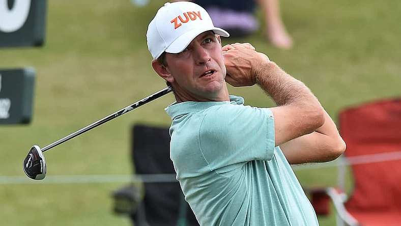 Lucas Glover on the range