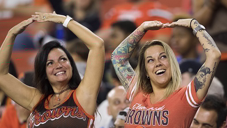 2021 NFL season, full capacity.