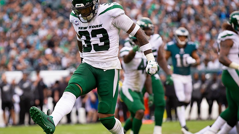 Jamal Adams makes a tackle against the Philadelphia Eagles