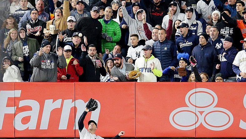 Yankees re-sign Brett Gardner